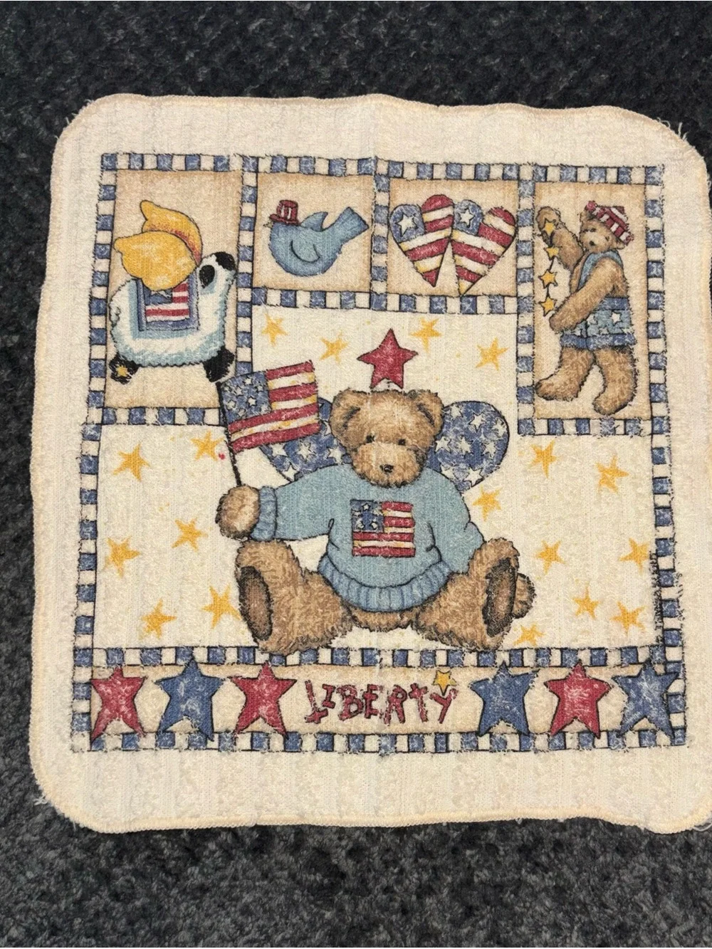 Teresa Kogut vintage Americana bear themed hand towel and wash cloth set.